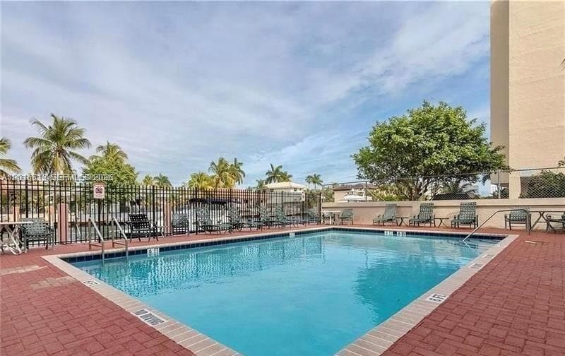 2903 N Miami Beach Blvd # 906, North Miami Beach FL 33160 photo 5