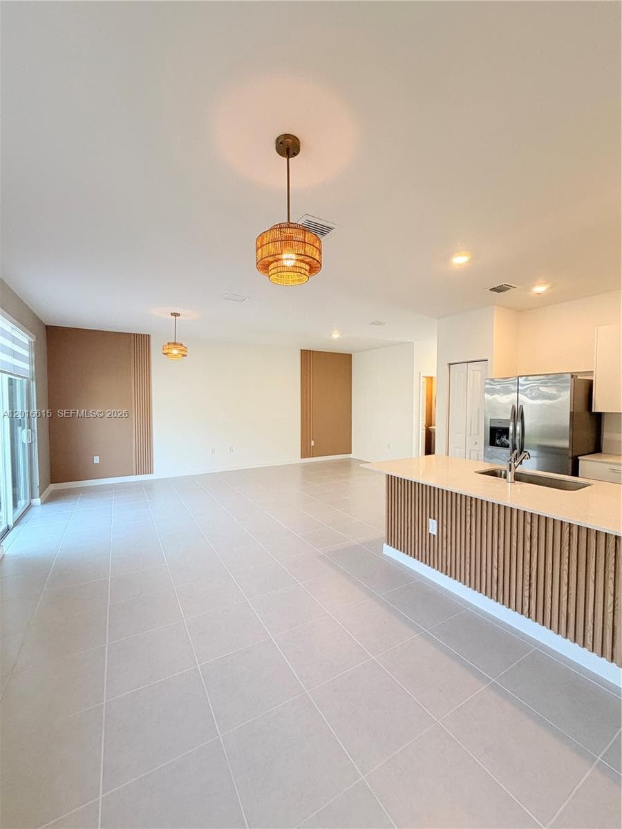 663 SE 13th St Cir, Homestead FL 33034 photo 4