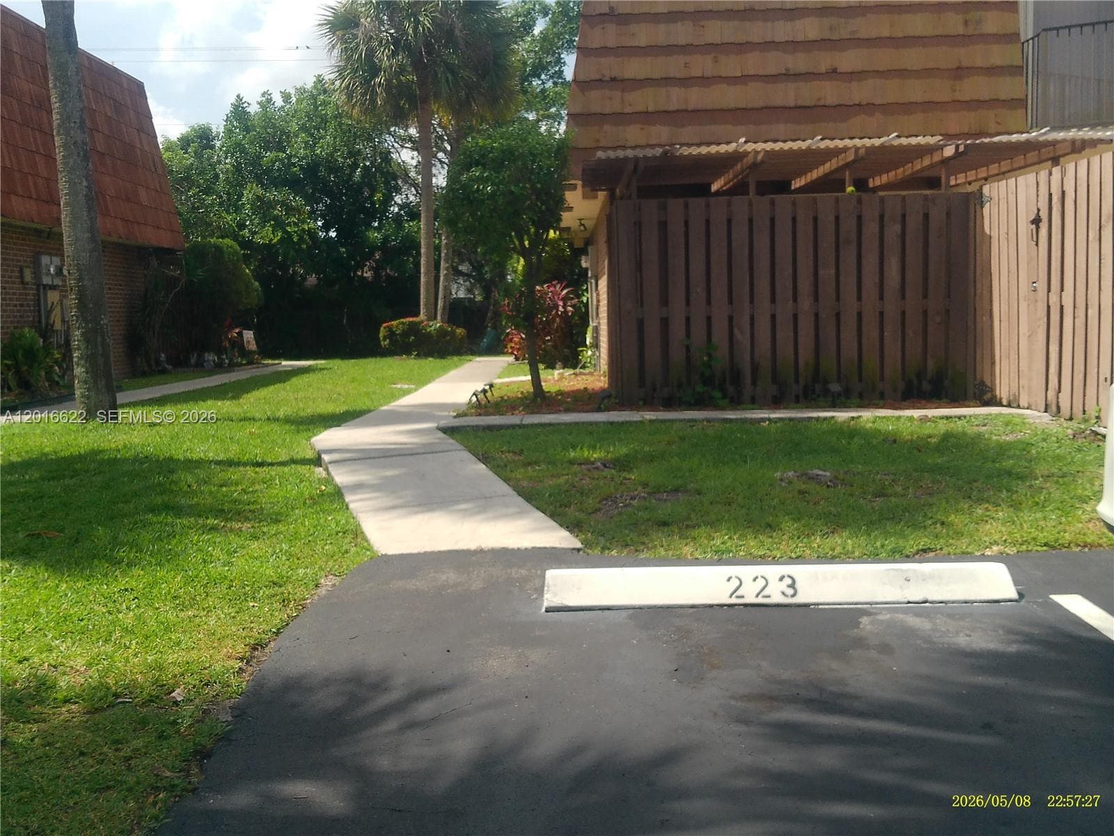 8172 S Coral Circle, North Lauderdale FL 33068 photo 2