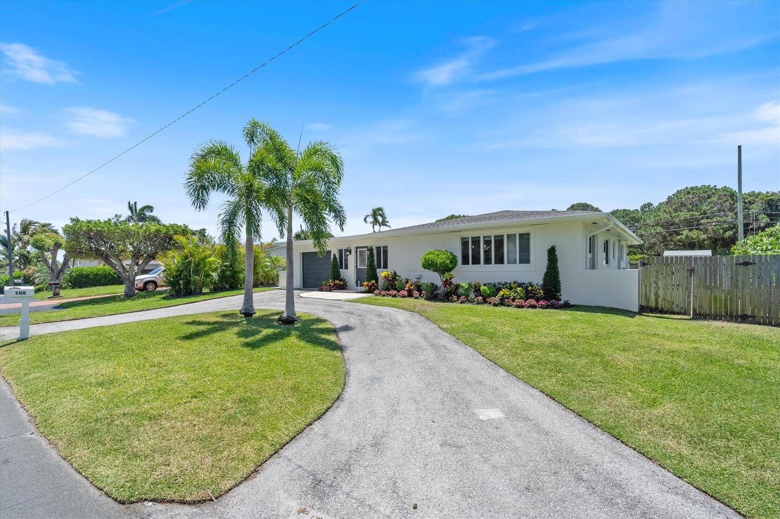 108 SE 31st Avenue, Boynton Beach FL 33435 photo 2