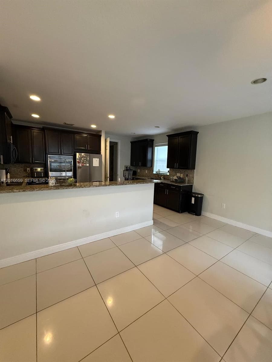 9845 NW 86th Ter, Doral FL 33178 photo 3
