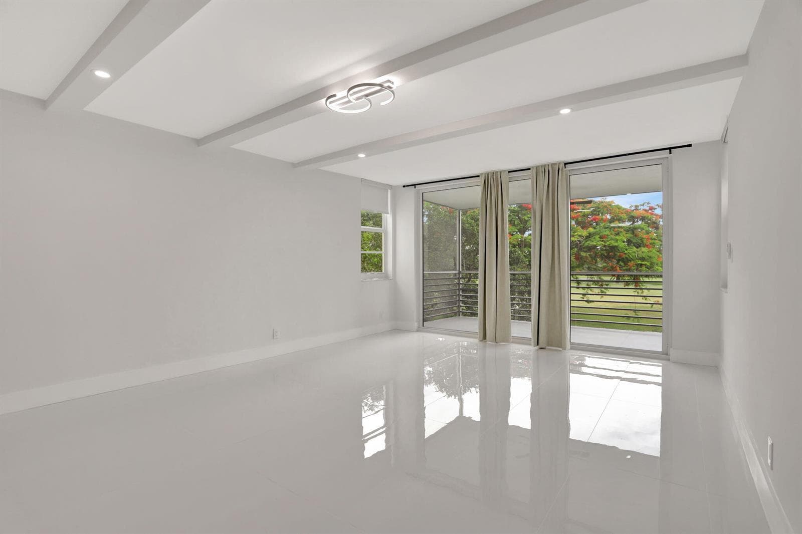 3505 Oaks Way # 204, Pompano Beach FL 33069 photo 2
