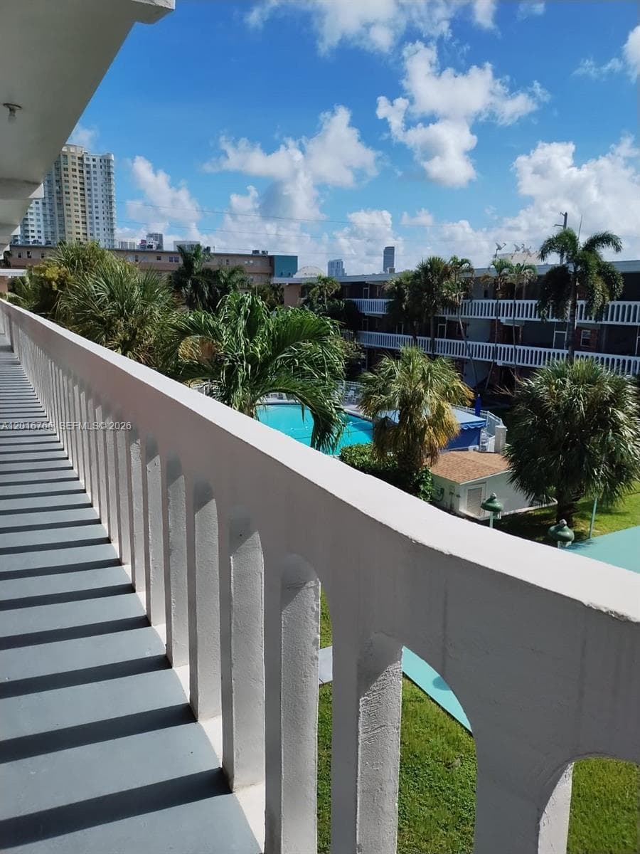 201 NE 14th Ave # 10C, Hallandale Beach FL 33009 photo 2