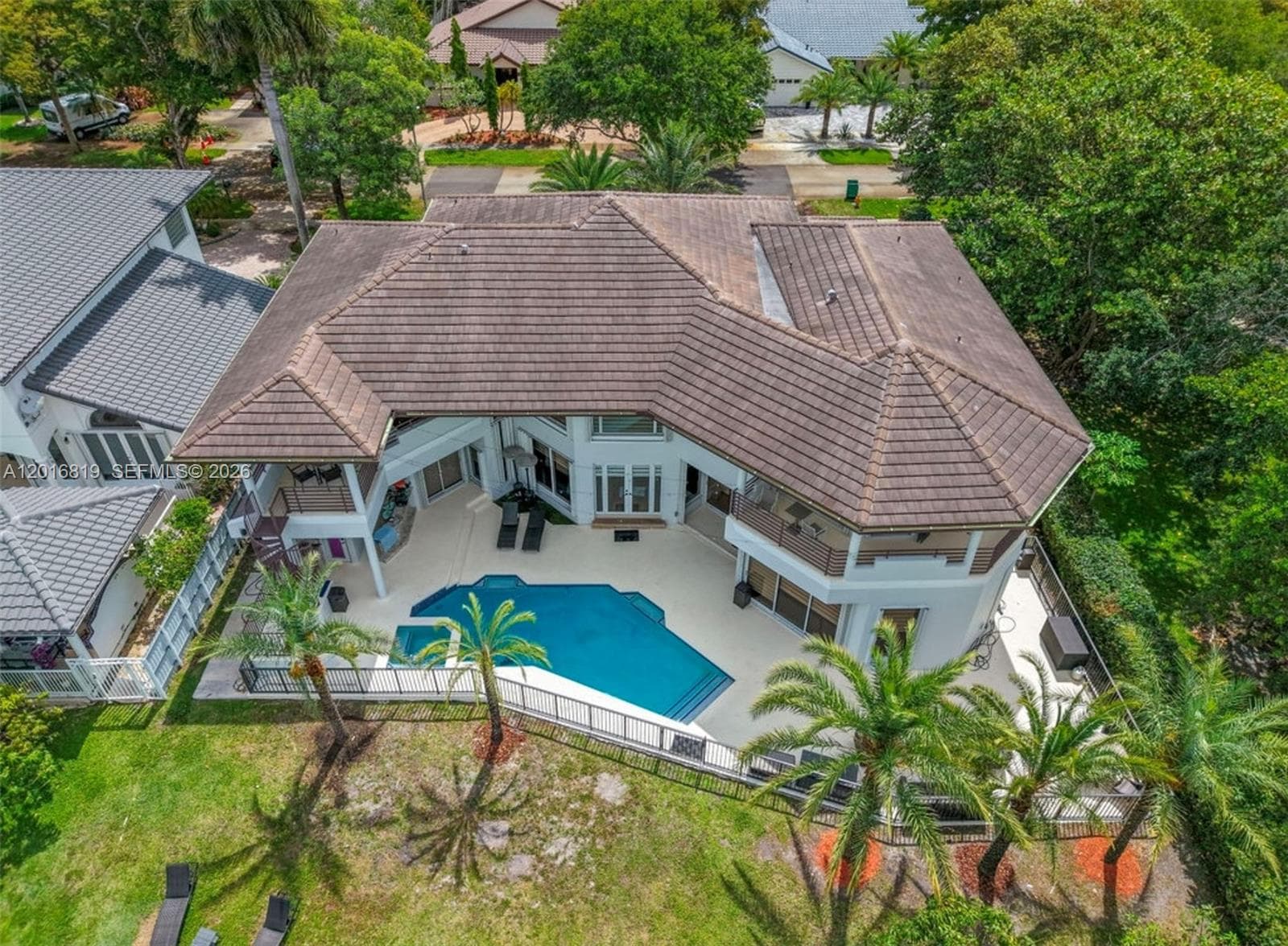 14332 Ardoch Pl, Miami Lakes FL 33016 photo 2