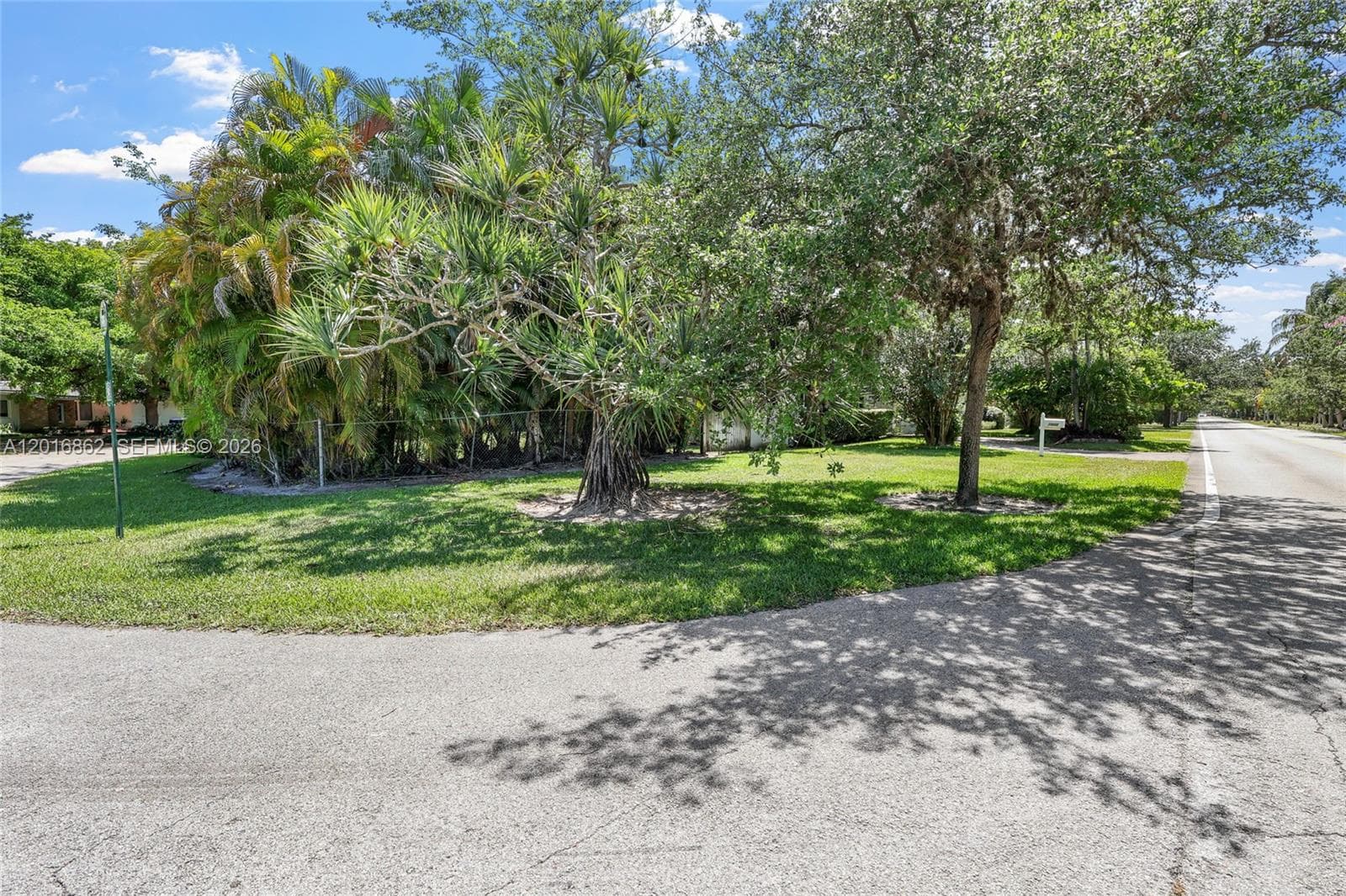7800 SW 132nd St, Pinecrest FL 33156 photo 3