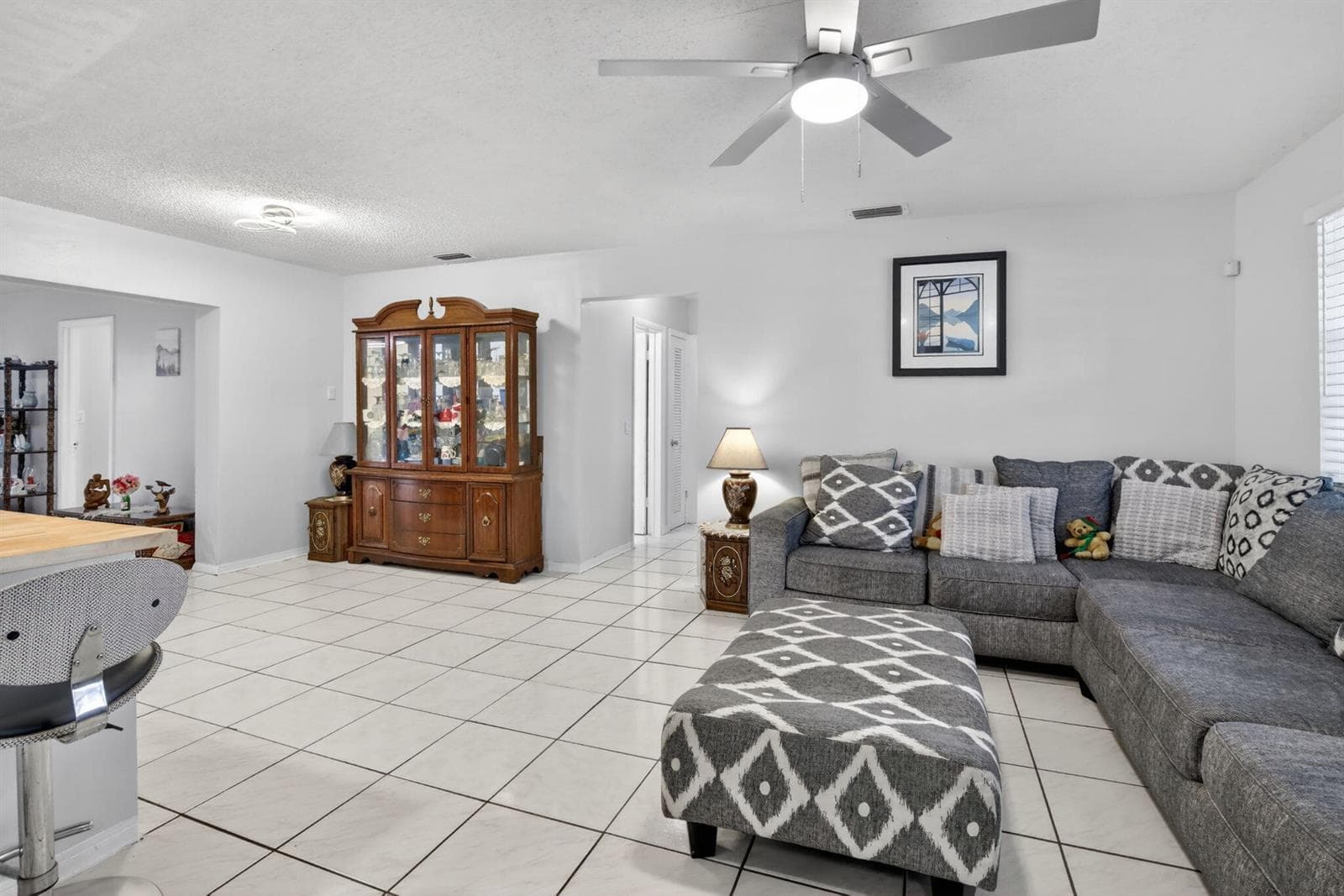 1411 NW 89th Avenue, Pembroke Pines FL 33024 photo 3
