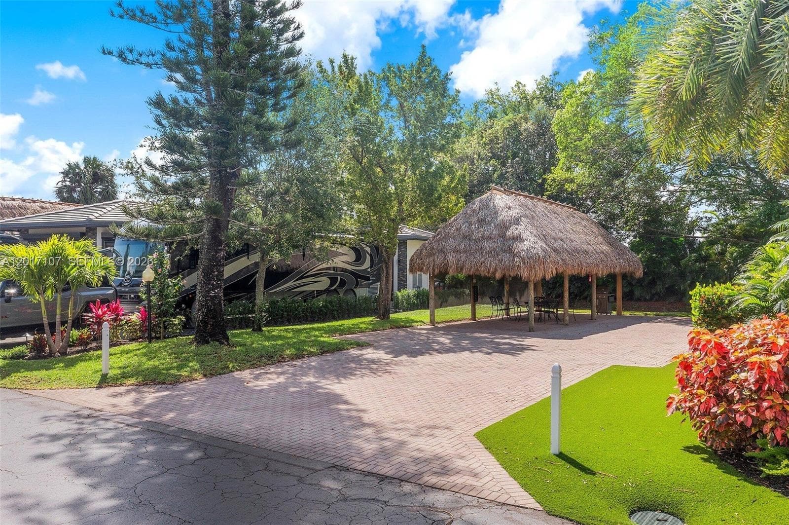 22 S Cortez Dr, Margate FL 33068 photo 3