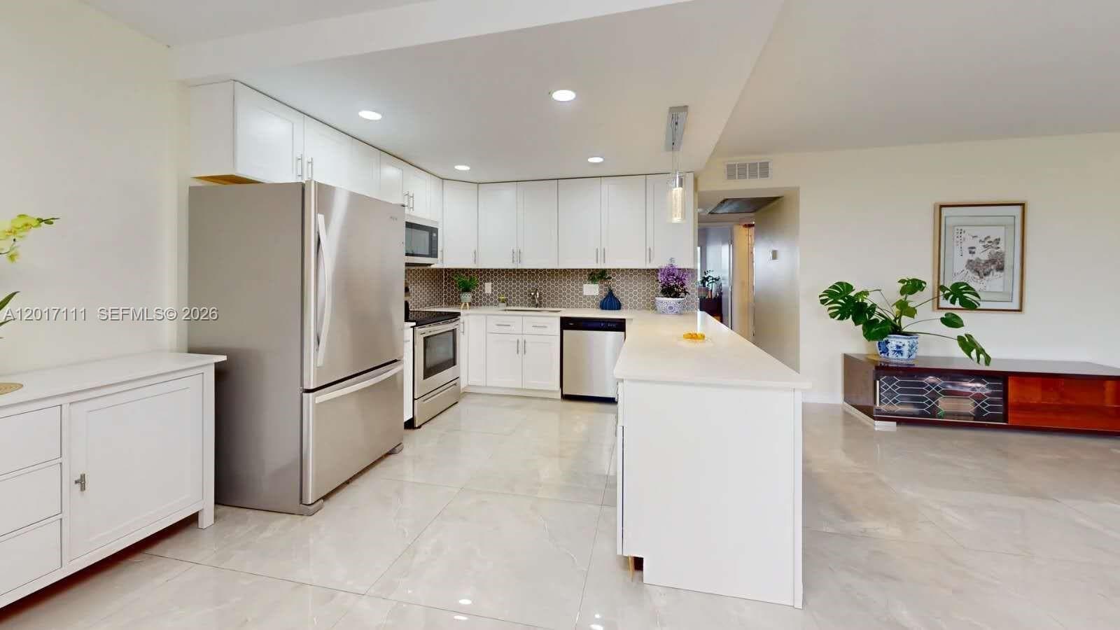 325 Wellington G # G, West Palm Beach FL 33417 photo 4