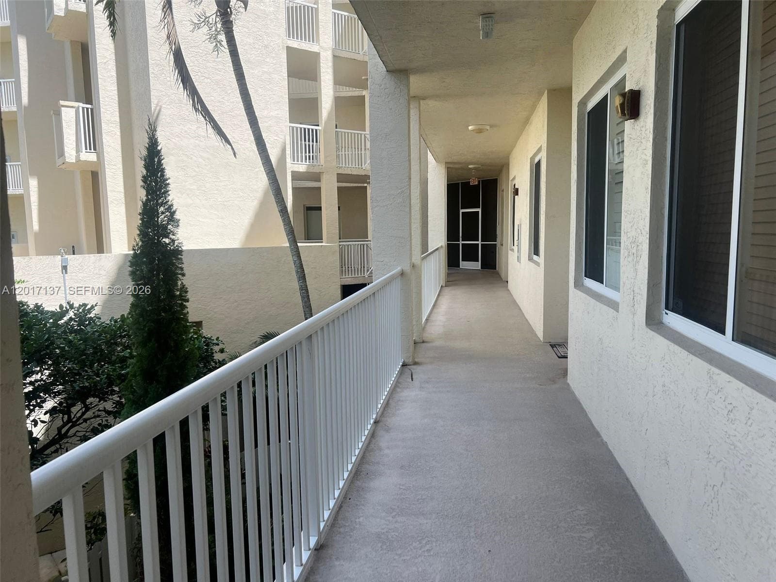 3500 Oaks Clubhouse Dr # 211, Pompano Beach FL 33069 photo 4