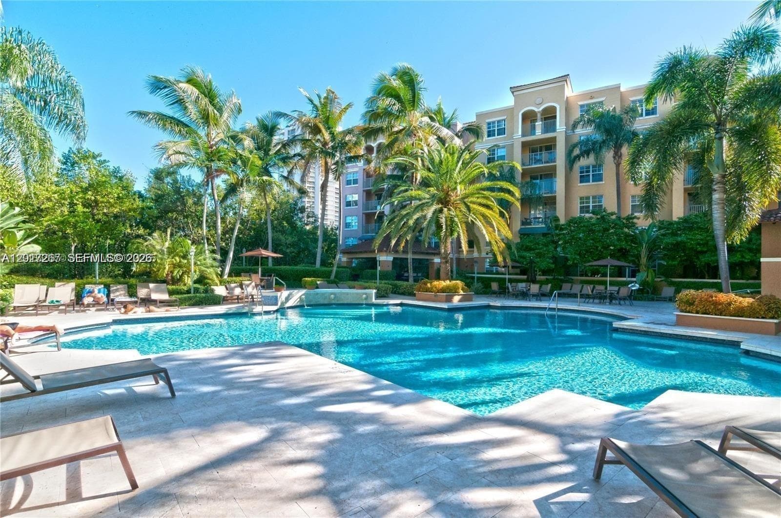 19555 E Country Club Dr # 8502, Aventura FL 33180 photo 2