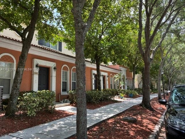 2551 SW 99th Way, Miramar FL 33025 photo 2
