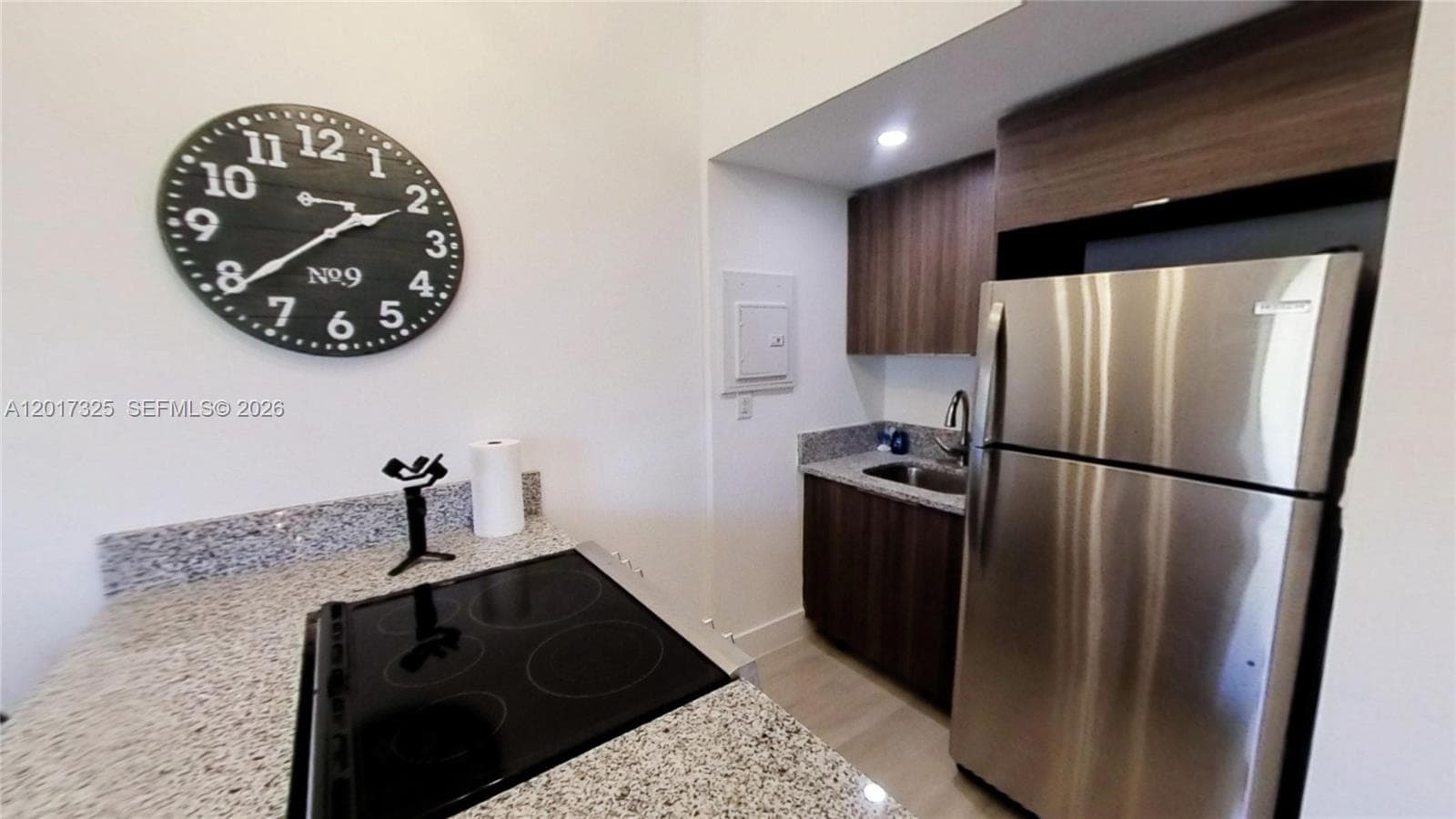 840 SW 7th St # 852, Miami FL 33130 photo 2