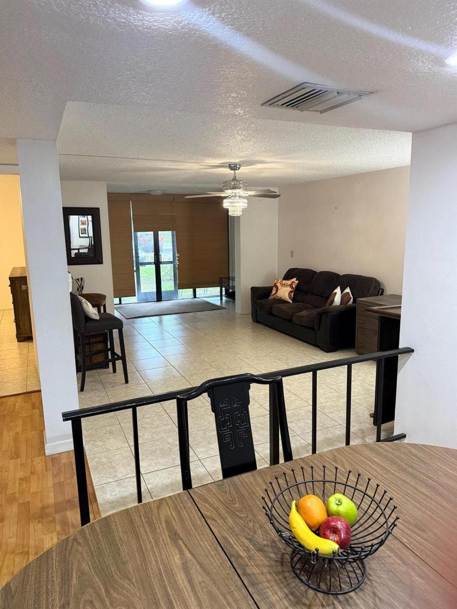 3720 Inverrary Drive # 1f, Lauderhill FL 33319