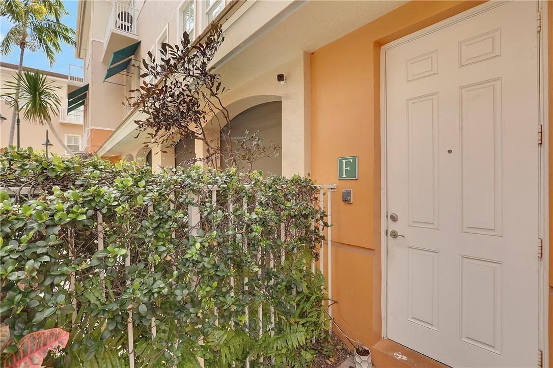 180 NE 6th Avenue # F, Delray Beach FL 33483 photo 2