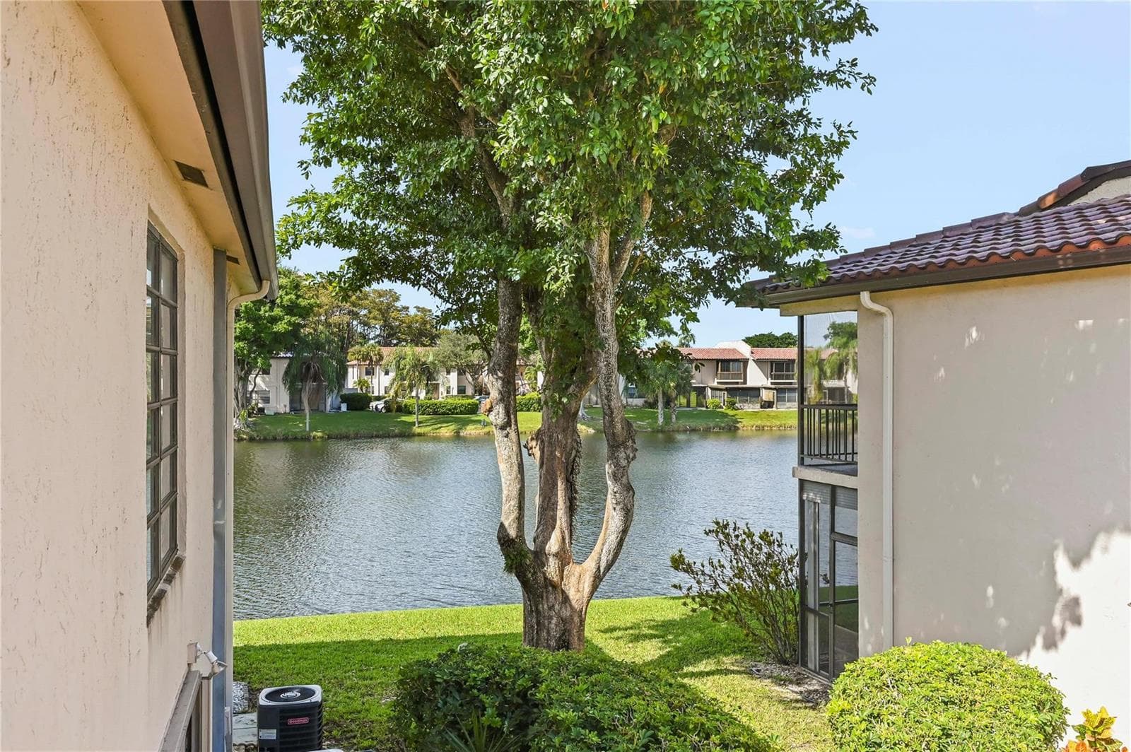 21649 Juego Circle, Boca Raton FL 33433 photo 2