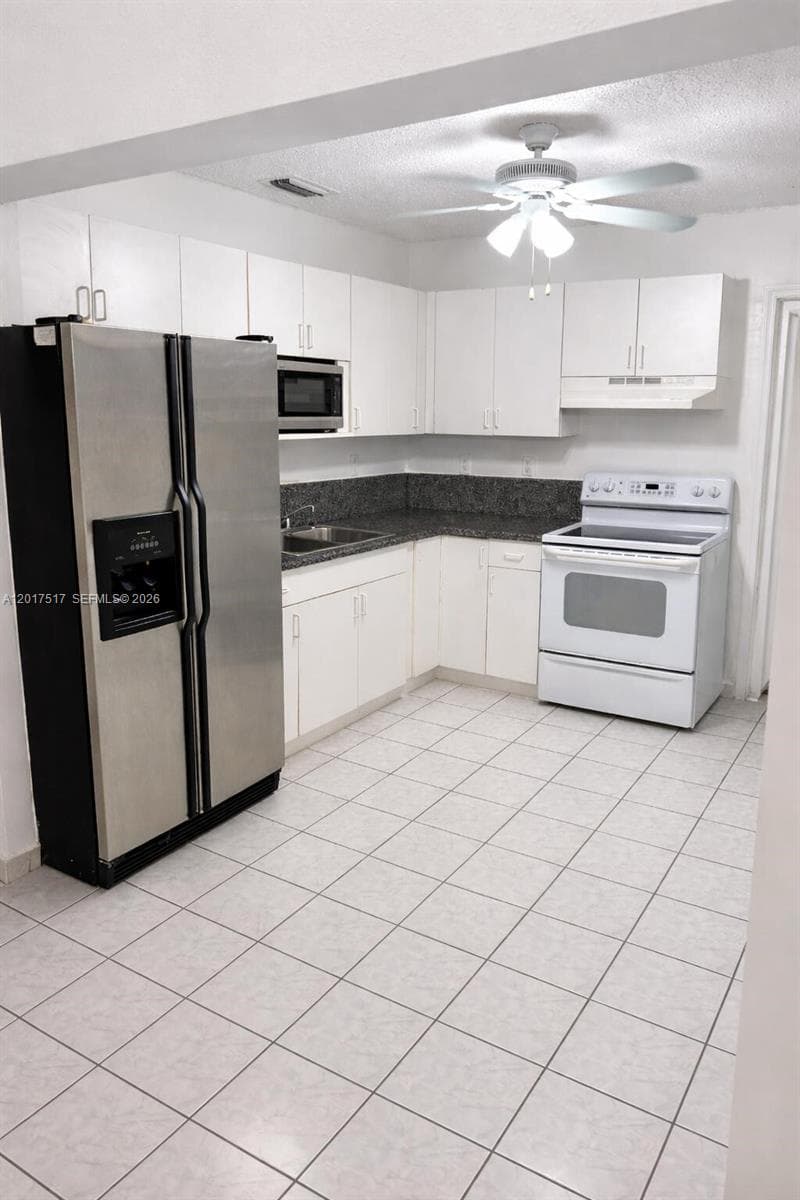 538 E 13th St, Hialeah FL 33010 photo 3
