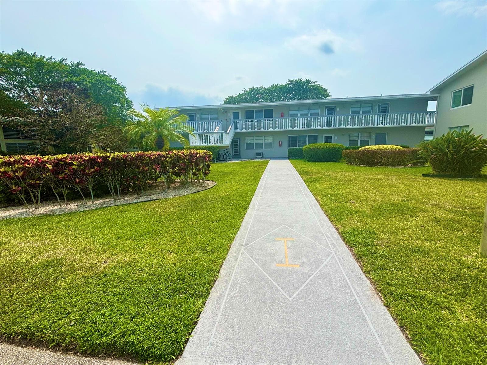 203 Farnham I # 203, Deerfield Beach FL 33442 photo 2