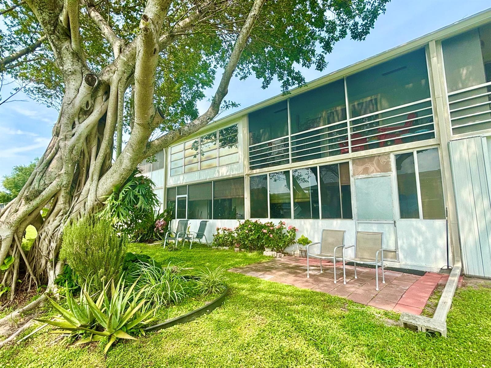 203 Farnham I # 203, Deerfield Beach FL 33442 photo 4
