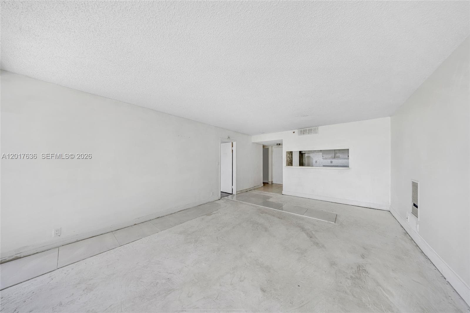 7601 E Treasure Dr # 609, North Bay Village FL 33141 photo 4