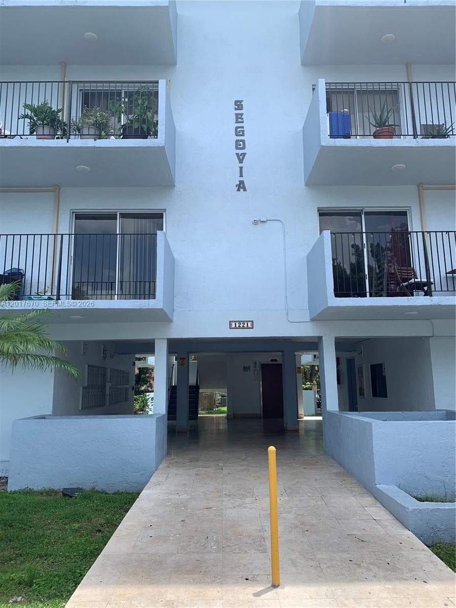1221 SW 122nd Ave # 207, Miami FL 33184 photo 2