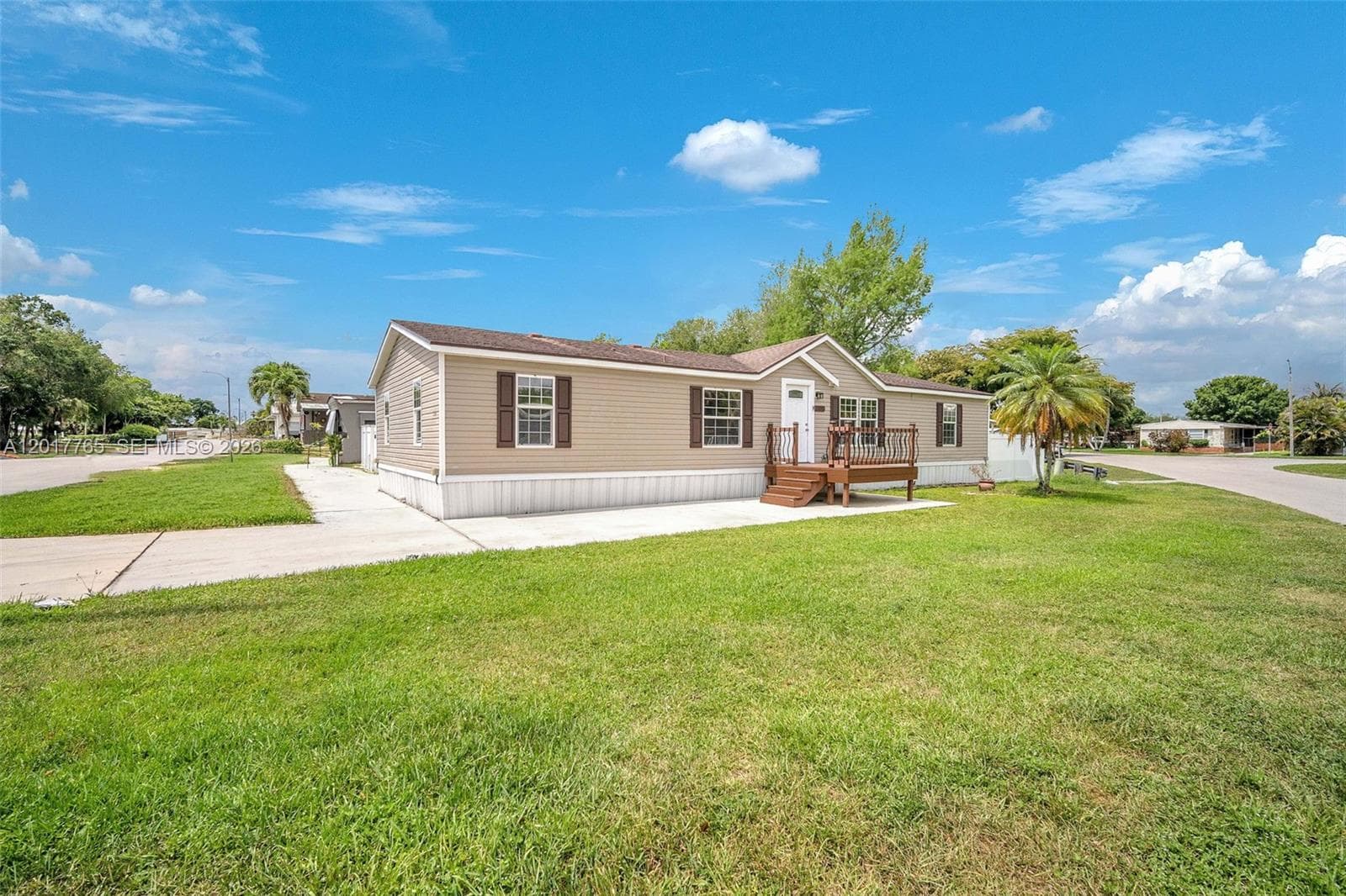 730 NW 217th Ter, Pembroke Pines FL 33029 photo 2