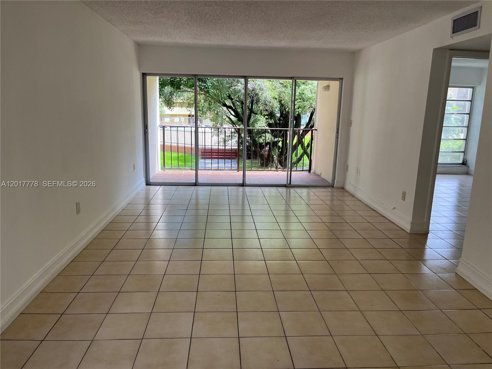 9190 Fontainebleau Blvd # 202, Miami FL 33172 photo 2
