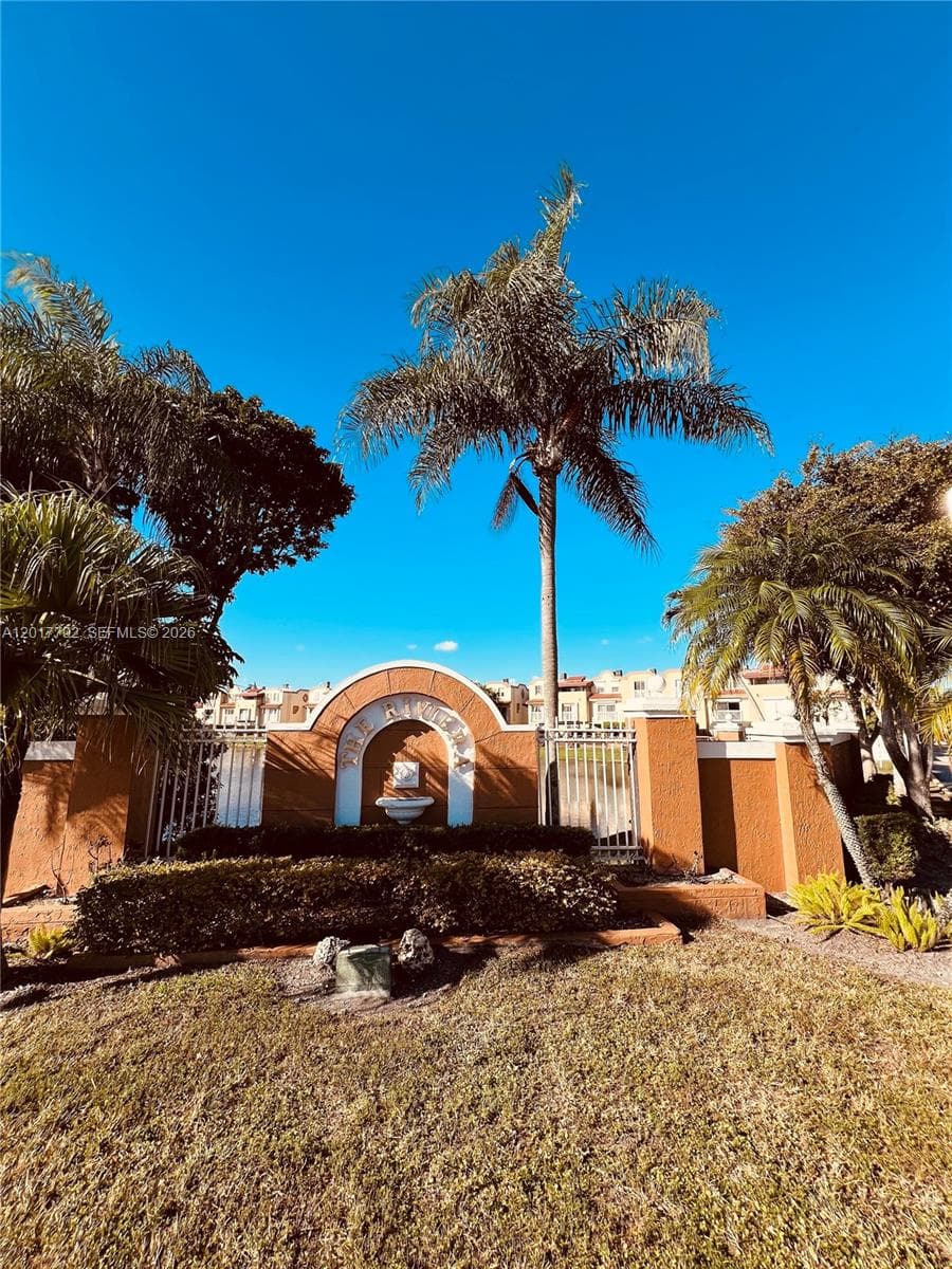 380 NW 85th Pl # 1406, Miami FL 33126