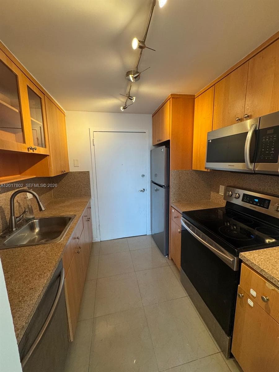 2020 NE 135th St # 303, North Miami FL 33181 photo 4