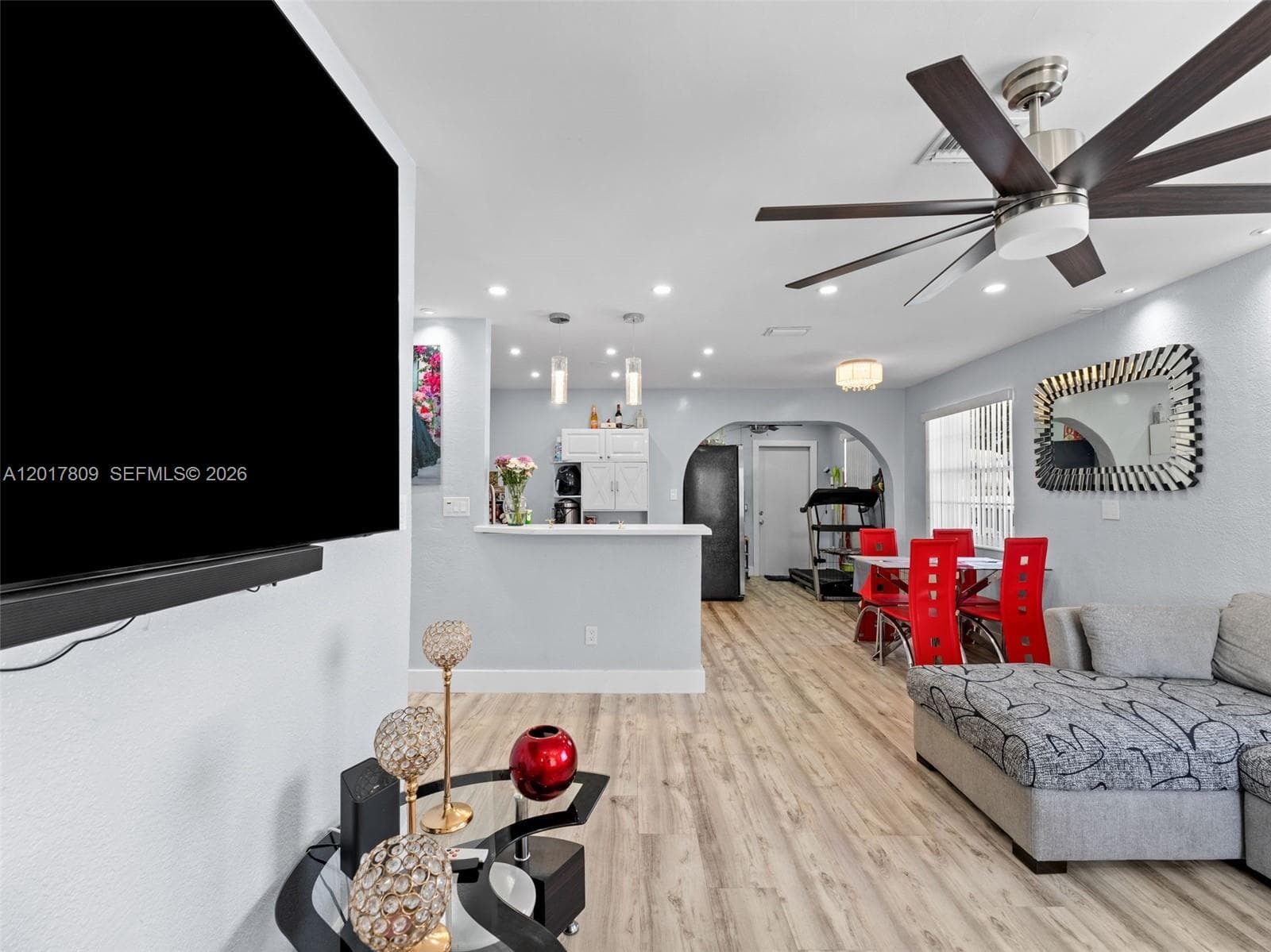 6432 Perry St, Hollywood FL 33024 photo 3