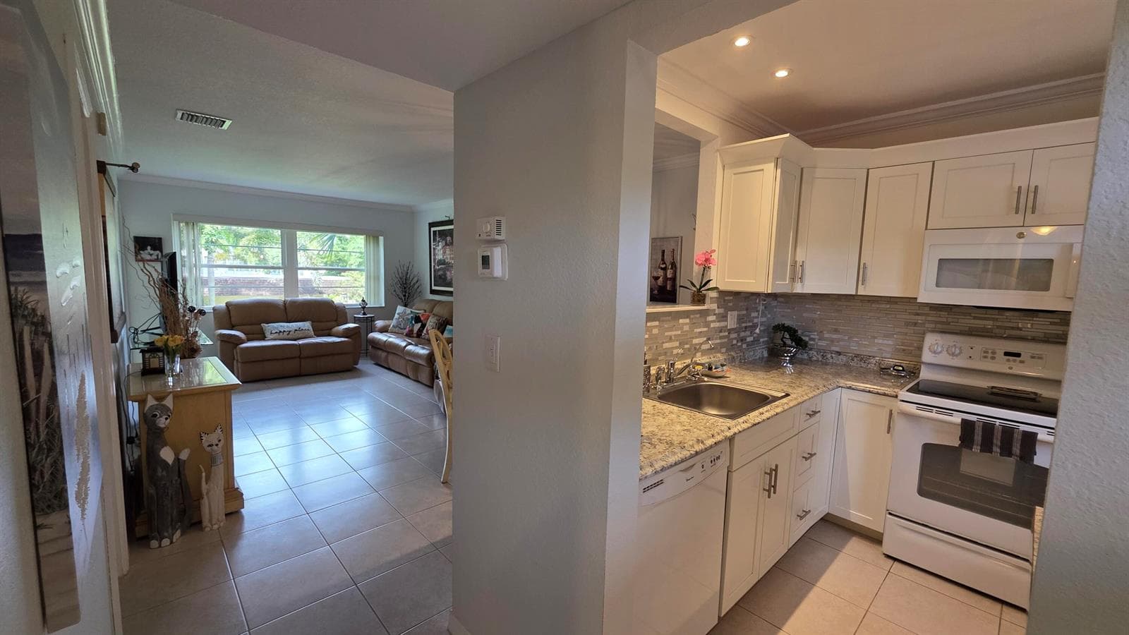 5161 W Oakland Park Boulevard # 206, Lauderdale Lakes FL 33313 photo 2