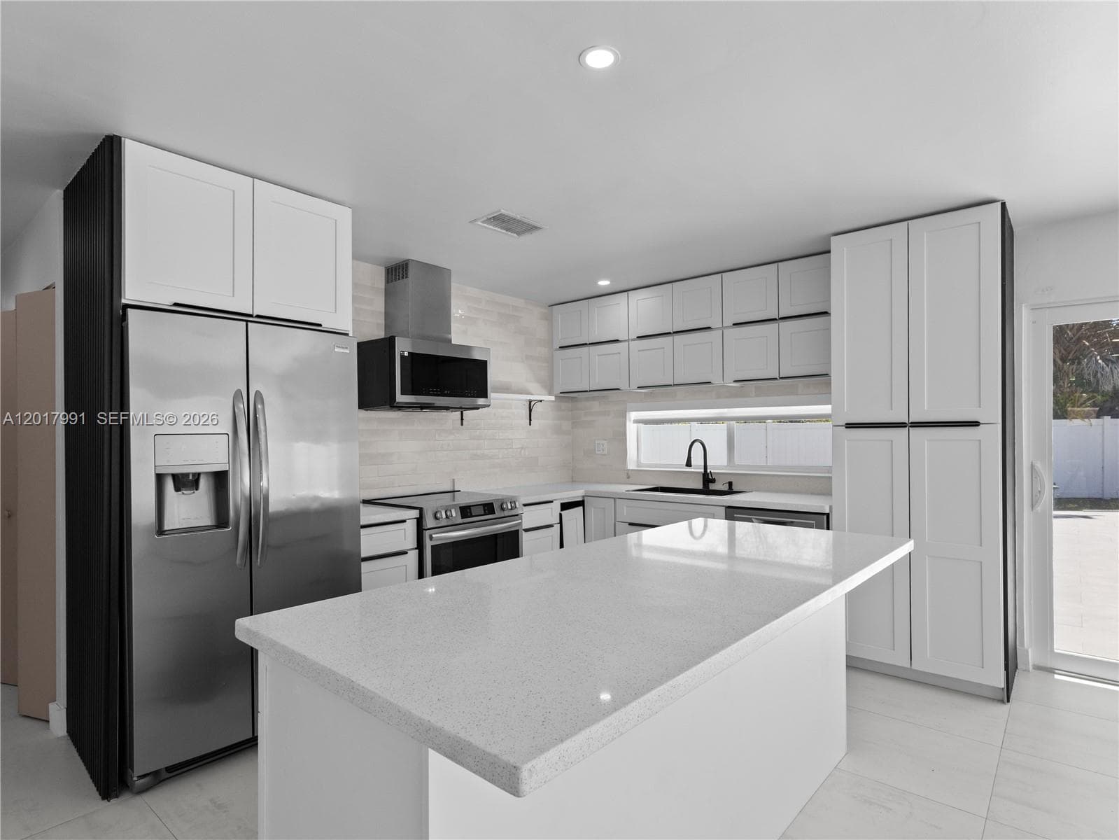 421 S 56th Ter, Hollywood FL 33023 photo 3