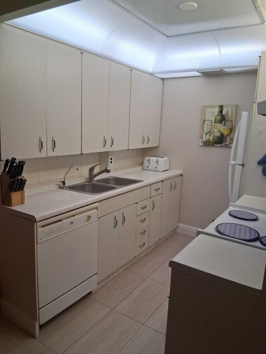 4023 Newport H, Deerfield Beach FL 33442 photo 3