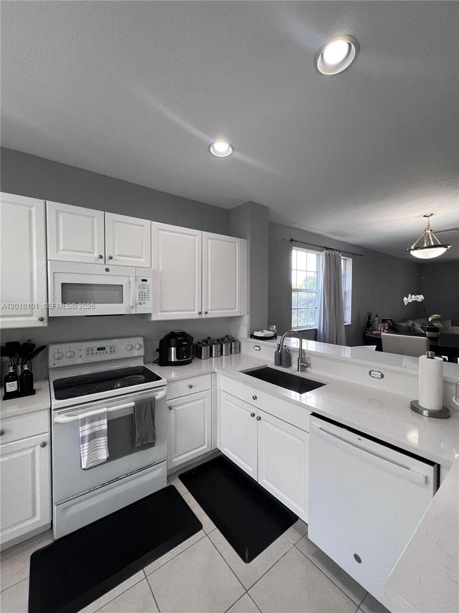 681 NW 42nd Ave, Plantation FL 33317 photo 3