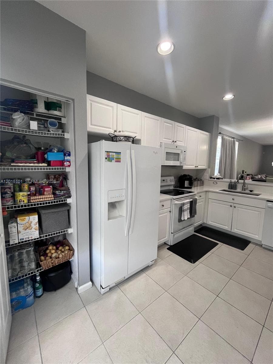 681 NW 42nd Ave, Plantation FL 33317 photo 5