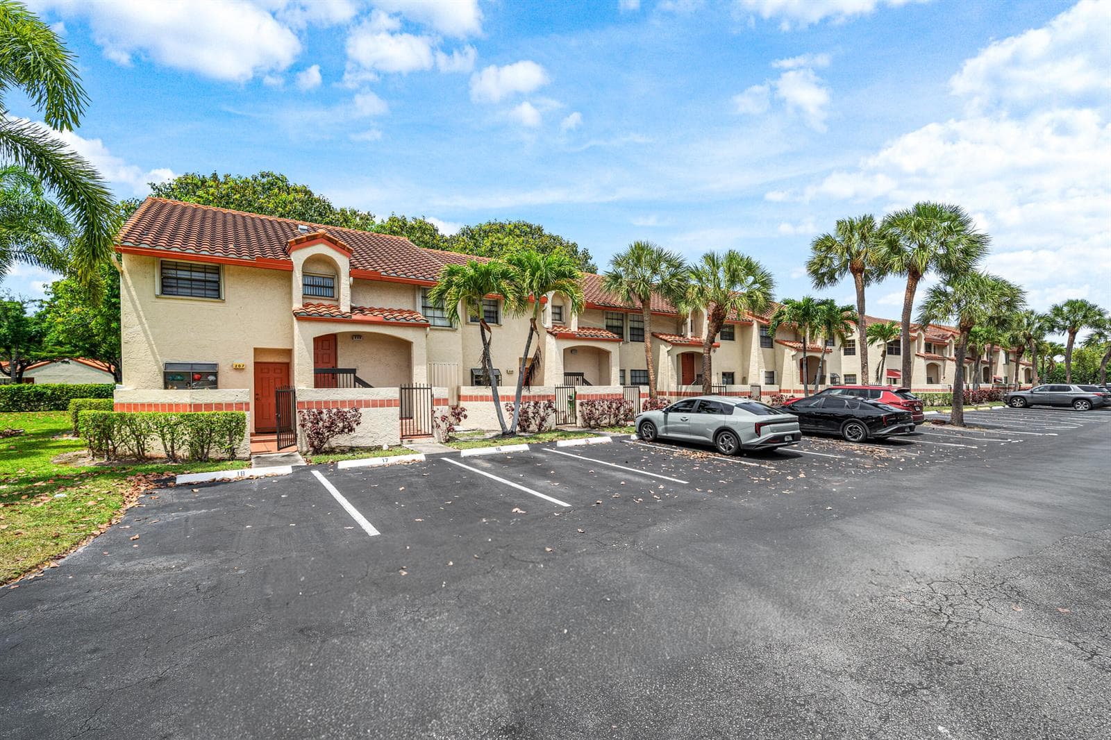 206 Congressional Way # 206, Deerfield Beach FL 33442 photo 2
