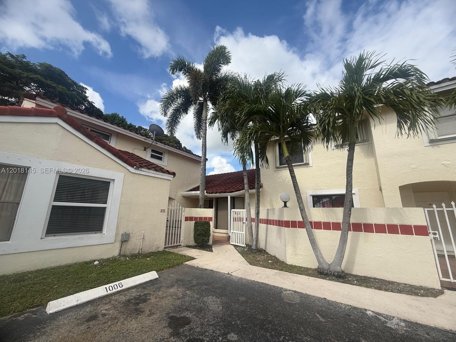 1004 San Remo Cir, Homestead FL 33035 photo 2