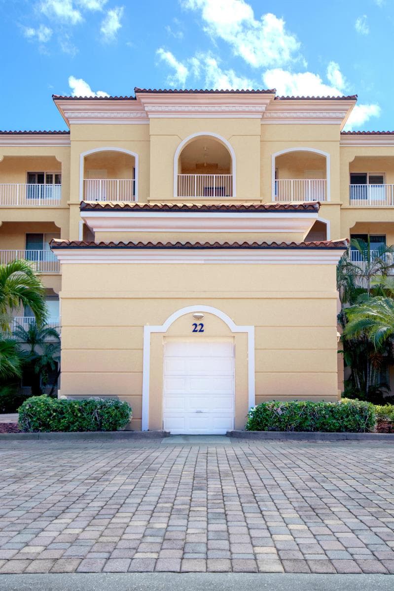 22 Harbour Isle Drive W # 204, Fort Pierce FL 34949 photo 3