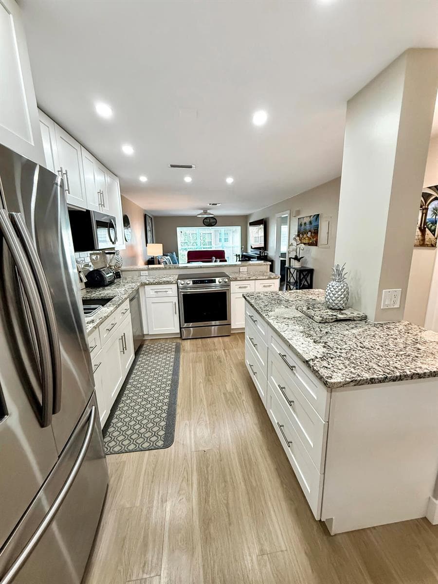 13916 Via Flora # F, Delray Beach FL 33484 photo 2
