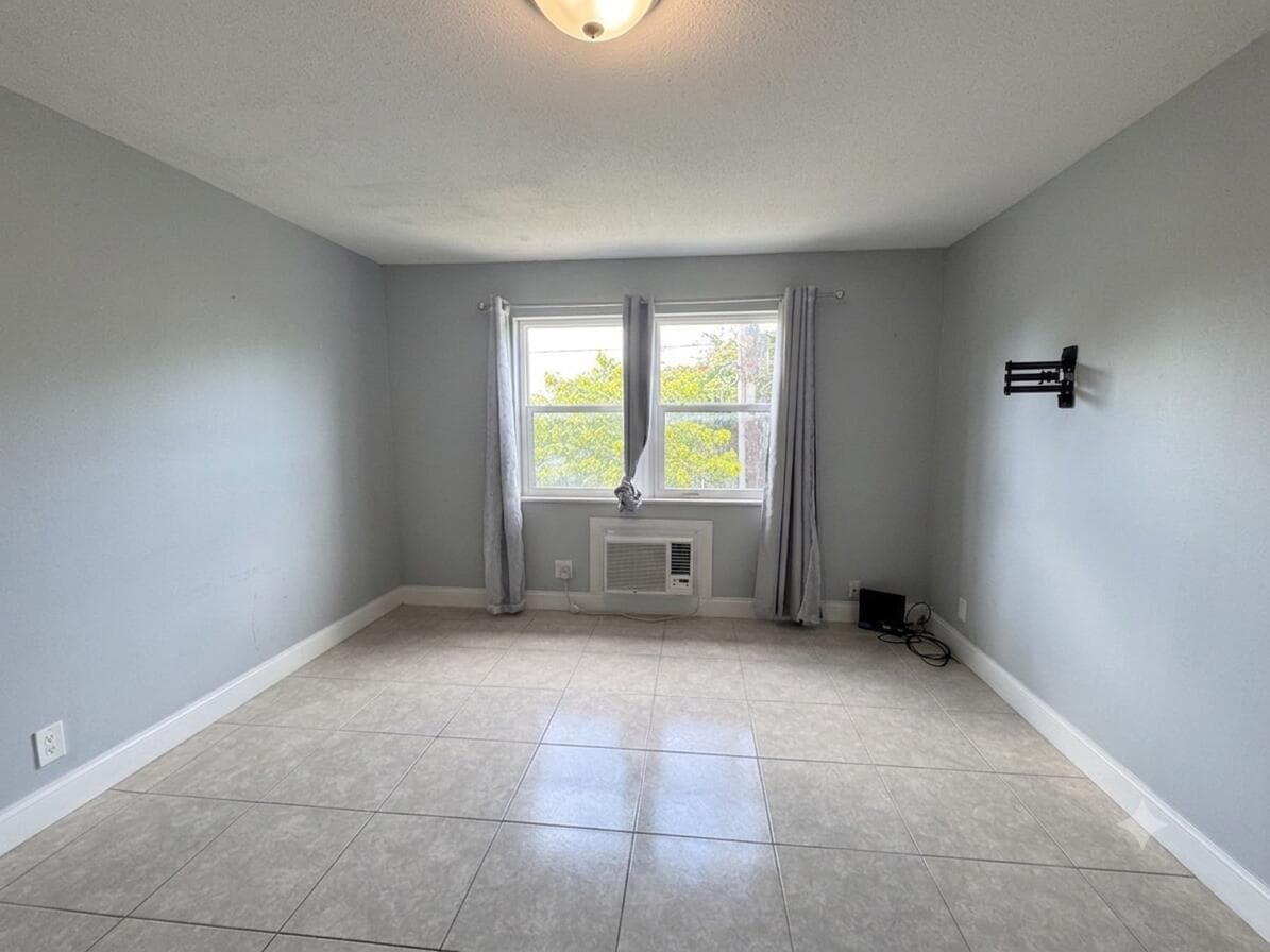 1150 E Sample Road # 204, Pompano Beach FL 33064 photo 4
