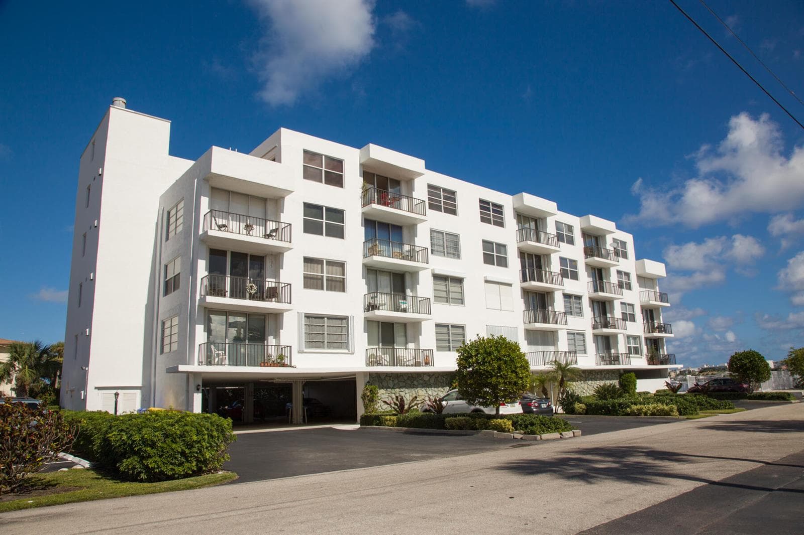 301 Croton Avenue # 405, Lantana FL 33462 photo 2