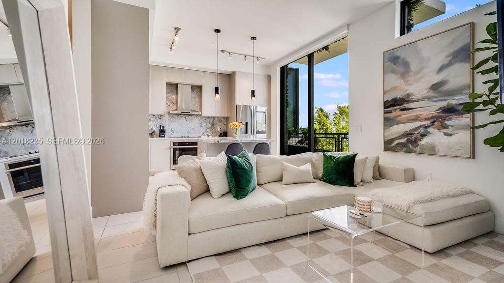 1030 15th St # 201, Miami Beach FL 33139 photo 4