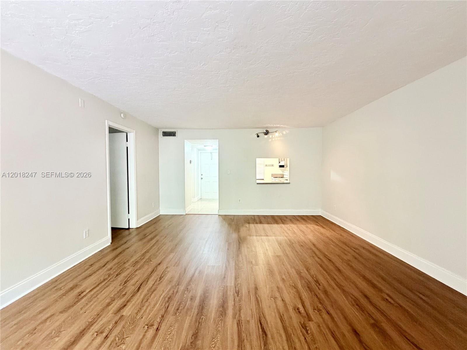 450 Commodore Dr # 214, Plantation FL 33325 photo 2