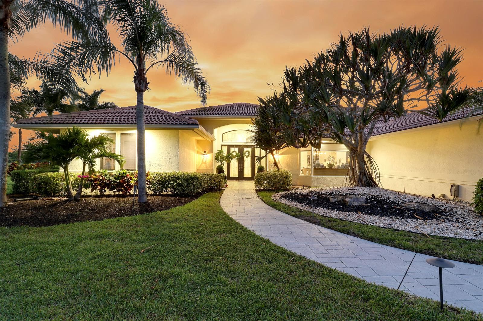 8667 Steeplechase Drive, Palm Beach Gardens FL 33418 photo 2