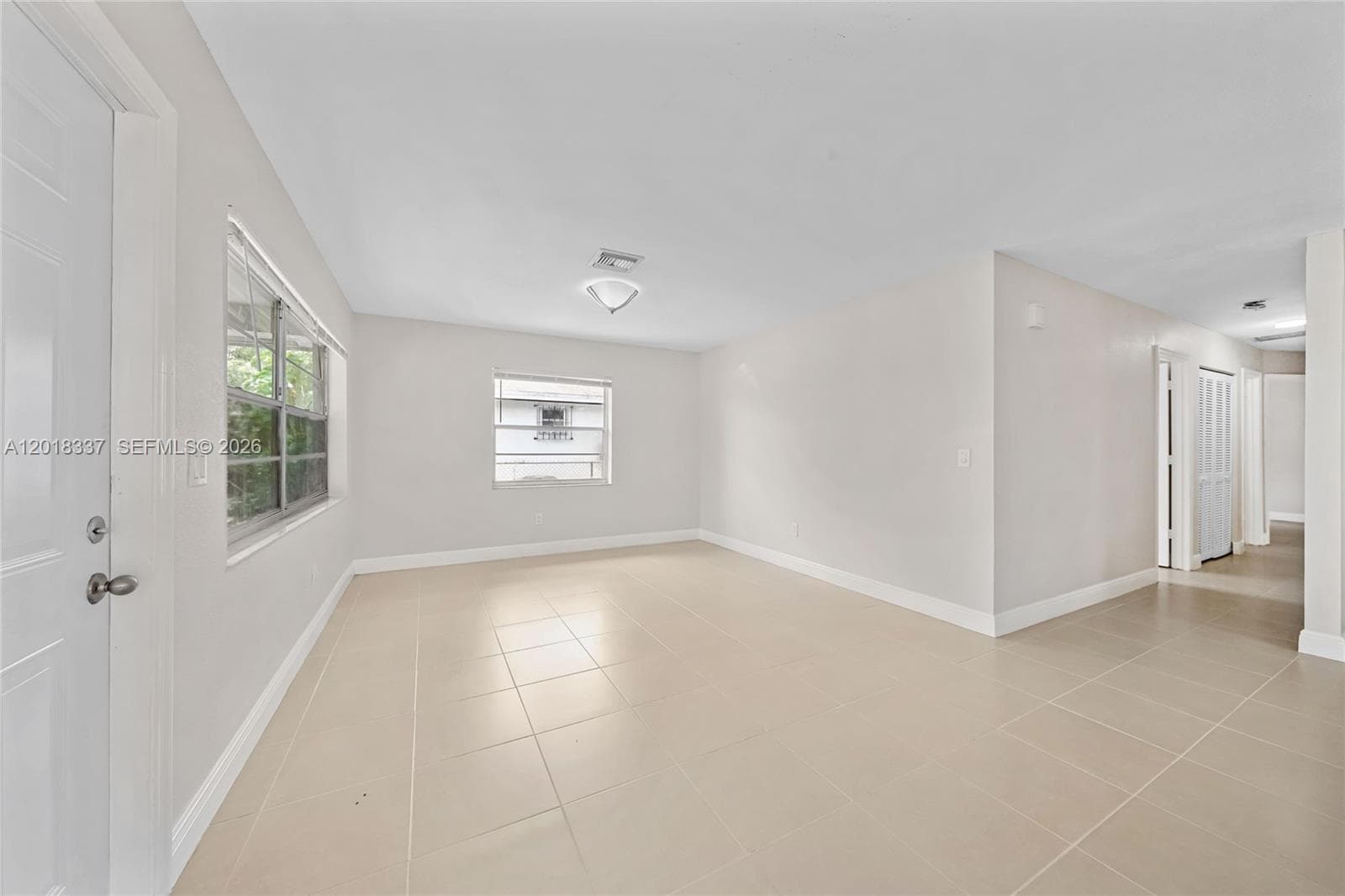 429 Avenida Hermosa, West Palm Beach FL 33405 photo 2
