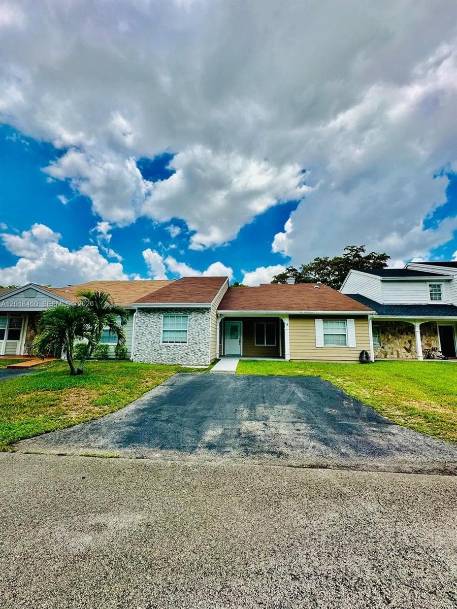 14530 SW 142nd Ct Cir, Miami, FL 33186 photo 2