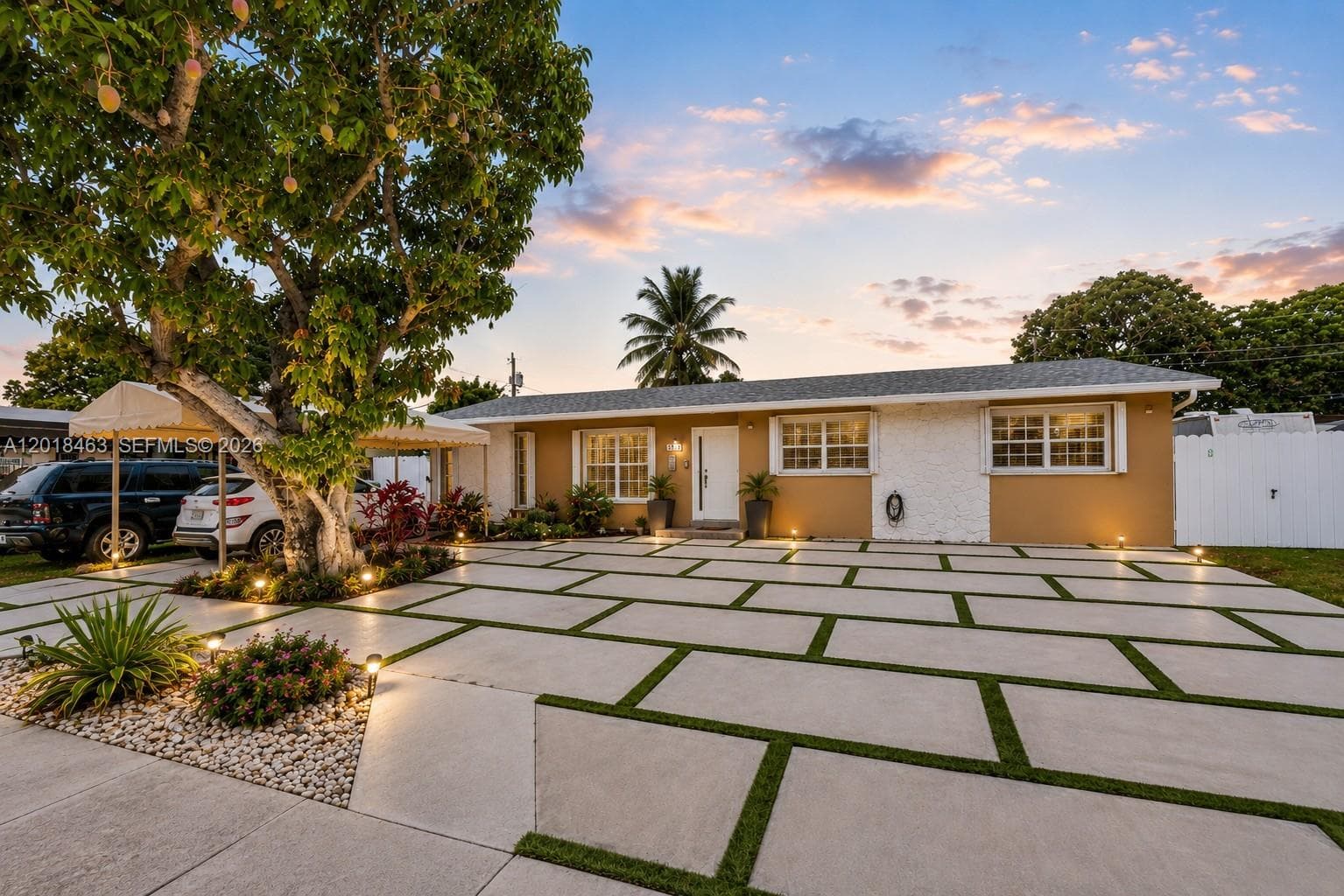 15725 SW 102nd Pl, Miami FL 33157