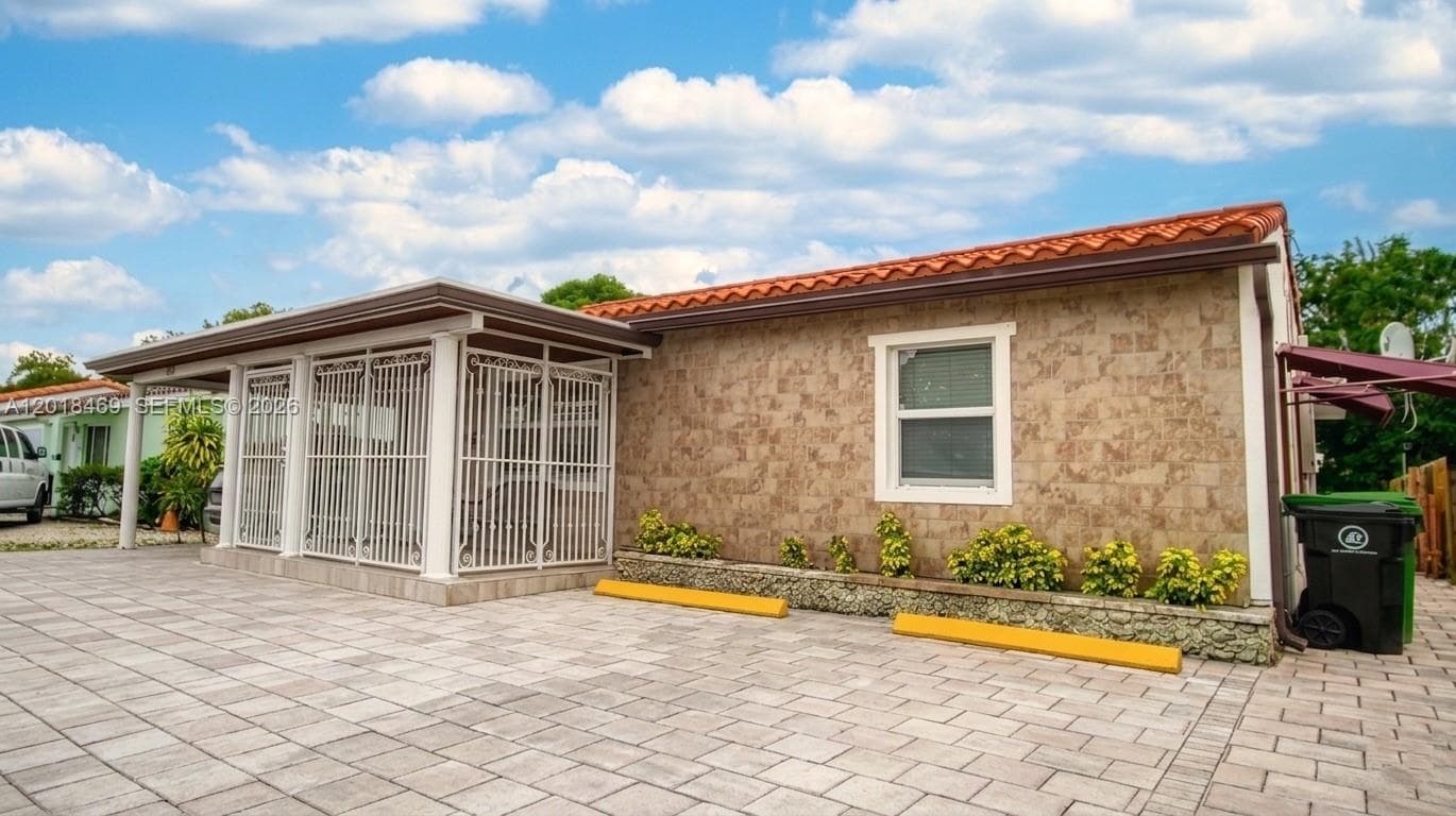 1520 N Andrews Ave, Fort Lauderdale FL 33311 photo 2