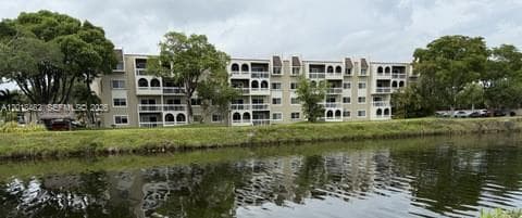 7815 Camino Real # i417, Miami FL 33143