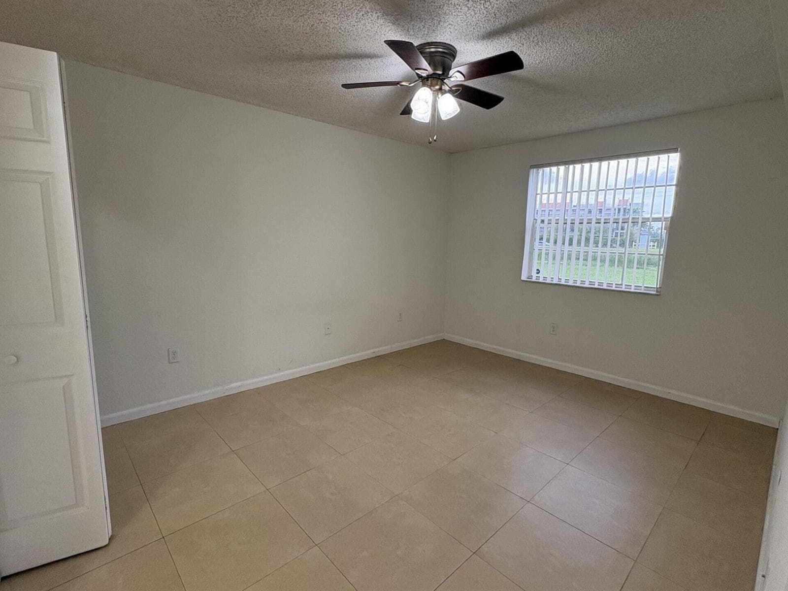 2841 N Oakland Forest Drive # 107, Oakland Park FL 33309 photo 4