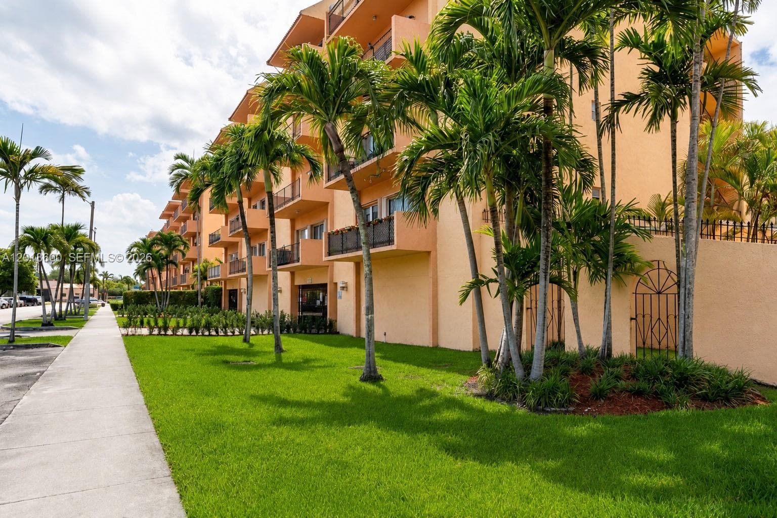 1900 W 54th St # 220, Hialeah FL 33012 photo 2
